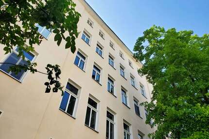 Wohnung zum Mieten in Halle 450,00 € 60.91 m²