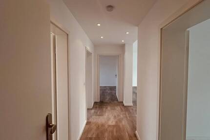 Strahlend schönes Zuhause! Helle, frisch renovierte 3½-Raum-Wohnung mit Wintergarten in Steele - Essen