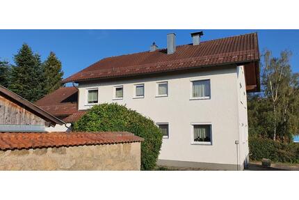 2-Familienhaus auf 1.578 m² Grundstück in Cham in Mischgebiet