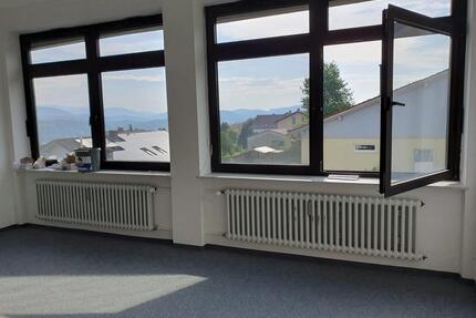 Geschäftsräume zu vermieten - 750,00&nbsp;EUR Kaltmiete, ca.&nbsp; 84,00&nbsp;m&sup2; in Viechtach (PLZ: 94234)