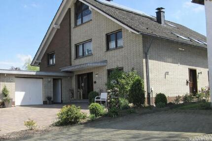 Wohntraum - großzügiges Zweifamilienhaus, Garten, Sauna - Bad Wünnenberg