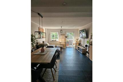 Helle 3,5-Zimmer-Wohnung mit großem Balkon und Blick ins Grüne - Überherrn