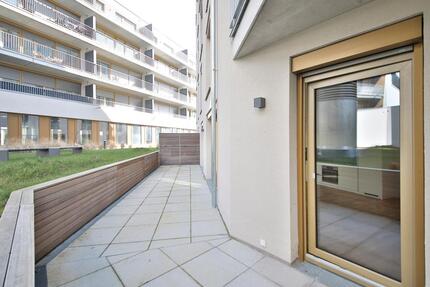 Neubau Erstbezug: schöne 2-Zimmer Wohnung mit XXL-Terrasse - Böblingen
