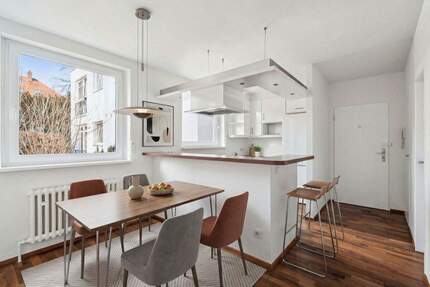 Wohnen in Berlin-Grunewald: Gepflegte Hochparterre-Wohnung mit Balkon