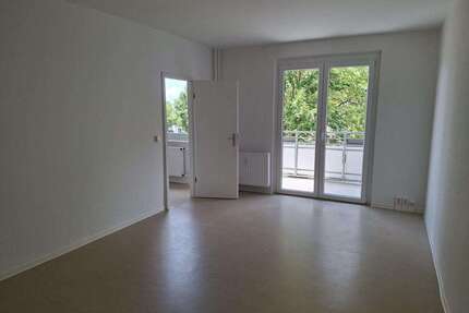 Wohnung zum Mieten in Magdeburg 206,73 € 33.89 m²