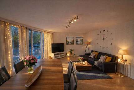 Wohnung zum Mieten in Düsseldorf 2.300,00 € 90 m²