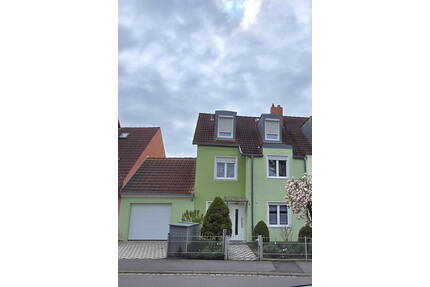 Reihenendhaus - 590.000,00&nbsp;EUR Kaufpreis, ca.&nbsp; 130,00&nbsp;m&sup2;&nbsp;Wohnfl&auml;che in Würzburg (PLZ: 97084) Heuchelhof