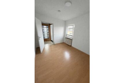 Renovierte 4 ZKB 70qm Wohnung mit Garten in Elversberg - Spiesen-Elversberg