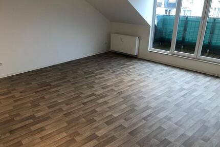 2-Raum DG Wohnung - 650,00&nbsp;EUR Kaltmiete, ca.&nbsp; 66,50&nbsp;m&sup2; in Heiligenhaus (PLZ: 42579)