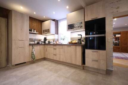 Haus zum Kaufen in Aschersleben 185.000,00 € 228.86 m²