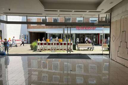 Einzelhandel in Düsseldorf 4.000,00 € 147 m²