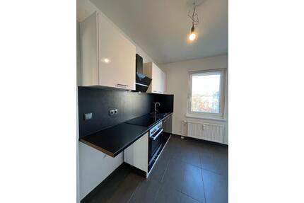 MODERNE UND LUXUS IN IHREM NEUEN ZUHAUSE – Sanierte 3-Raumwohnung mit EBK & Wohlfühlbad - Wolfsburg Alt-Wolfsburg