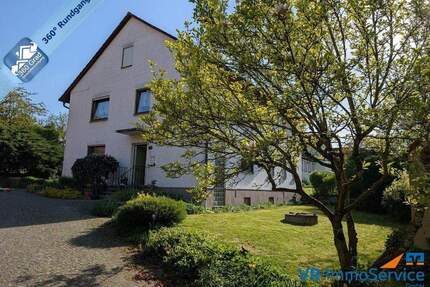 Ideal für die große Familie oder mehrere Generationen - Zweifamilienwohnhaus mit Nebengebäude in Windelsbach