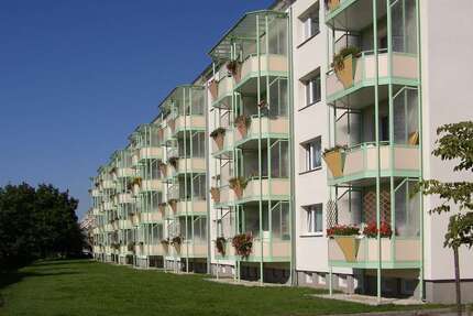 Wohnung zum Mieten in Gera 866,80 € 108.35 m²