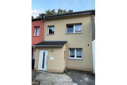 Einfamilienhaus in Alsdorf mit Garage & Garten zu vermieten