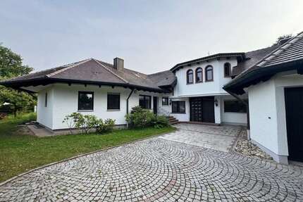 Haus zum Kaufen in Kötz 2.290.000,00 € 540 m²