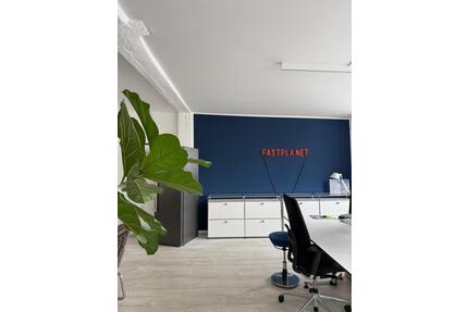 Fix Desk, Büroplatz im Loftbüro, zentrale Lage, Hinterhof - Hamburg Hoheluft-West