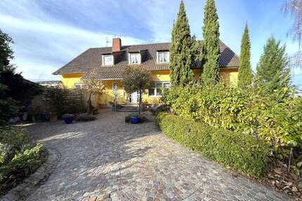 Haus zum Kaufen in Badenweiler 1.100.000,00 € 442 m²