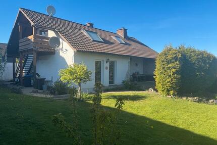 Haus zu verkaufen - 310.000,00&nbsp;EUR Kaufpreis, ca.&nbsp; 245,00&nbsp;m&sup2; in Vöhl (PLZ: 34516)