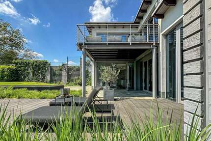 Haus zum Kaufen in Meerbusch 1.950.000,00 € 306 m²