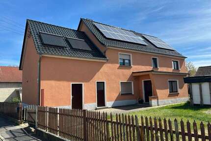 Haus zum Kaufen in Schönfeld 247.000,00 € 207.34 m²
