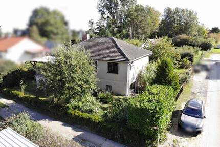 Reduziert!!! Familienhaus mit Terrasse, Einliegerwohnung und Nebengelass - Ducherow