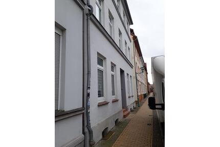 3- Raumwohnung zu vermieten - 417,00&nbsp;EUR Kaltmiete, ca.&nbsp; 75,79&nbsp;m&sup2; in Güstrow (PLZ: 18273)
