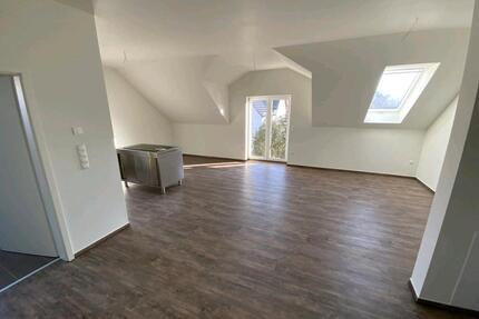 Neubau 2- Zimmer, DG mit Balkon, FBH & EBK - Bad Lausick