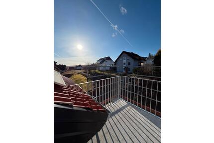 Moderne und Lichtdurchflutete 3 Zi. Wohnung mit Süd Balkon + TG - Sankt Georgen im Schwarzwald