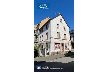 Haus zum Kaufen in Traben-Trarbach 249.000,00 € 210 m²
