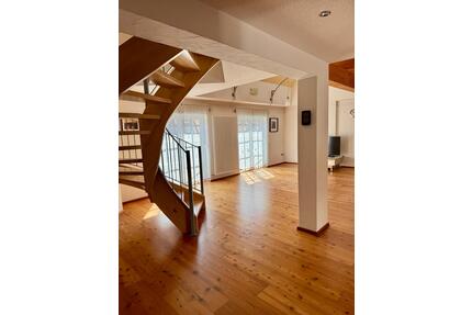 Exklusive Wohnung mit Galerie und Dachterrasse zu vermieten - Sulzfeld