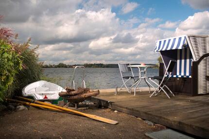 Zwei Holzhäuser direkt am See mit Privatstrand - Waren (Müritz)