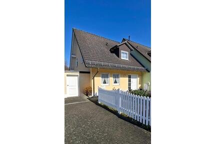 Gut gelegene, moderne Doppelhaushälfte zur Vermietung mit Garten in Biedenkopf