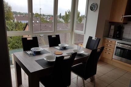 helle 3-Zimmer-Wohnung mit Balkon, neuem Aufzug, zwei TG Plätzen - Dachau