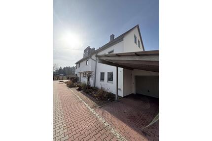 Charmante Doppelhaushälfte mit viel Platz und Komfort! - Burglengenfeld