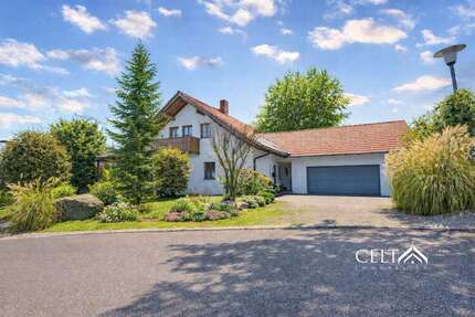 Haus zum Kaufen in Neukirchen 618.000,00 € 350 m²