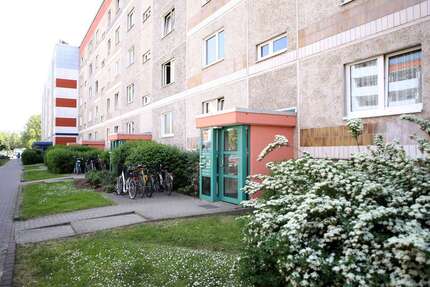 Wohnung zum Mieten in Neubrandenburg 262,00 € 59.96 m²