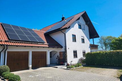 ZweifamilienhausMehrgenerationenhaus mit DG-Wohnung - Geisenhausen