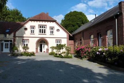 Schöne Doppelhaushälfte in Jade