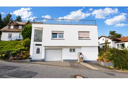 Haus zum Kaufen in Niederreifenberg 218.000,00 € 136.62 m²
