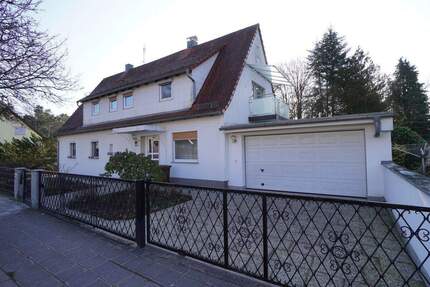 Familienfreundliches Zweifamilienhaus in Schwaig bei Nürnberg - Schwaig b. Nürnberg Behringersdorf