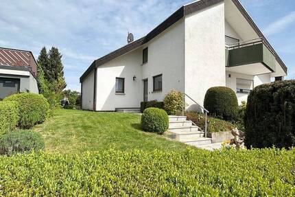 Lorch: Attraktives, geräumiges 2-Fam.-Haus mit 