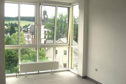 Vermietete 4-Zimmer-Eigentumswohnung mit TG-Stellplatz - Thalheim/Erzgebirge