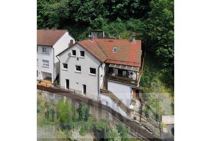 Handwerker aufgepasst! Zum Wohnen oder Urlaub machen im Frankenwald. - Wallenfels