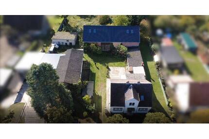 Geschützter Vierseithof mit mehreren Nebengebäuden und weitläufigem Garten - Templin Klosterwalde