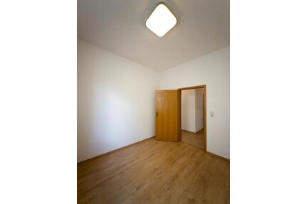 Frisch renovierte, zentrale 3-Zimmer-Wohnung in Schneeberg