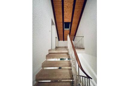 Dachgeschosswohnung zum mieten - 600,00&nbsp;EUR Kaltmiete, ca.&nbsp; 75,20&nbsp;m&sup2; in Katzenelnbogen (PLZ: 56368)