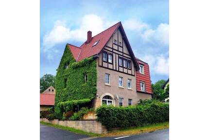 Mehrgenerationenhaus mit großem Garten und vielseitigen Nutzungsmöglichkeiten - Lohmen