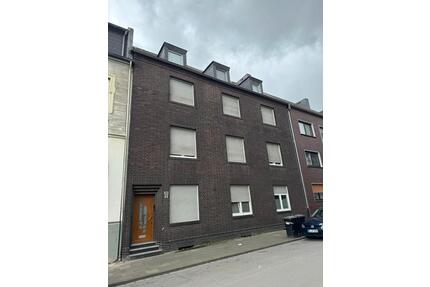 Große 5-Zimmer-Wohnung in Duisburg-MeiderichBeeck