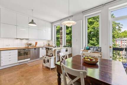 Wohnung zum Mieten in Düsseldorf-Düsseltal 2.500,00 € 122 m²